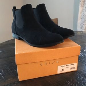Unisa Tayes black low heel boots sz 9 NWT